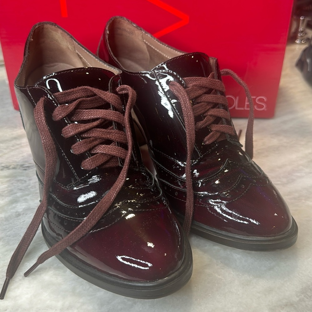 Aerosoles wine color shoes, heels size 8 1/2 medium